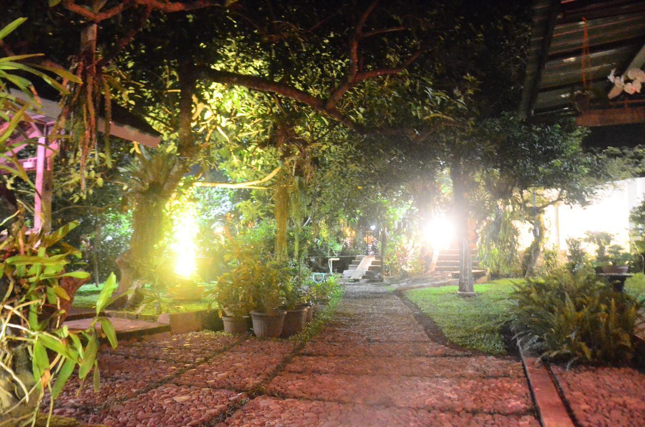 Banyu Homestay บันยูวังงี ภายนอก รูปภาพ